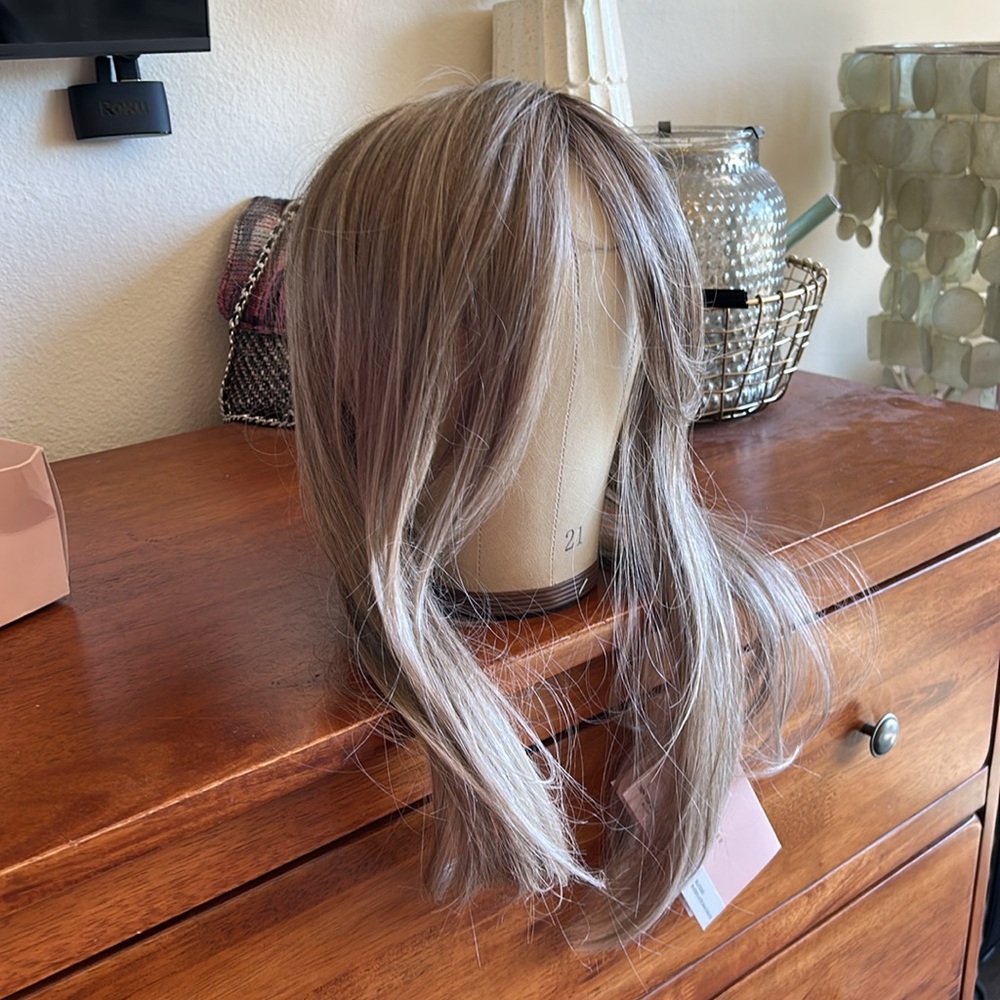 Raquel Welch Straight 18 In Top Billing TOPPER 3/4 wig Iced Latte Macchiato NWT